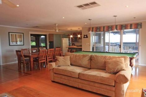 Property photo of 21 Erskine Ridge Mooroolbark VIC 3138