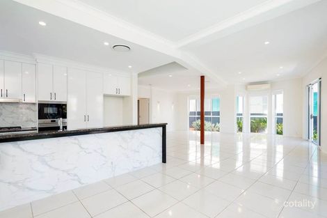 Property photo of 21 Queen Guineveres Place Paradise Point QLD 4216