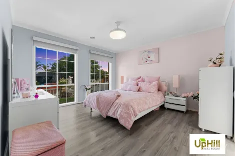 Property photo of 28 Cornwell Crescent Cranbourne East VIC 3977