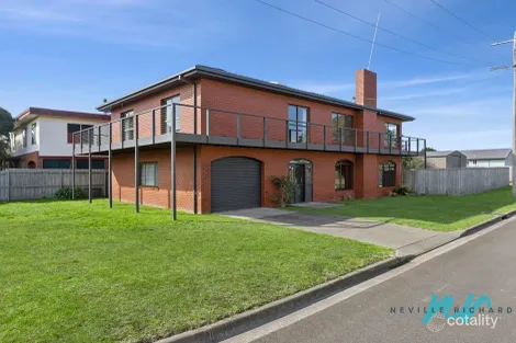 Property photo of 21 Bayside Avenue St Leonards VIC 3223