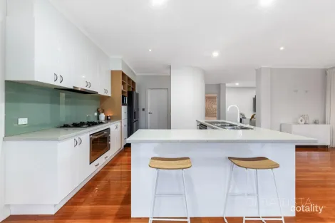 Property photo of 38 St Andrews Close Wallan VIC 3756