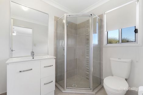 Property photo of 2/52 Hawkesbury Avenue Pacific Pines QLD 4211