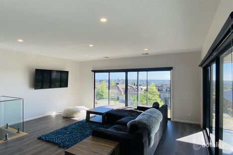 Property photo of 55 Montbrae Circuit Narre Warren North VIC 3804