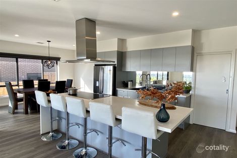 Property photo of 55 Montbrae Circuit Narre Warren North VIC 3804