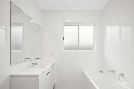 Property photo of 18 Heath Terrace Park Ridge QLD 4125