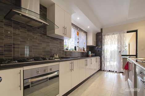 8 Calderstone Rise, Landsdale, WA 6065