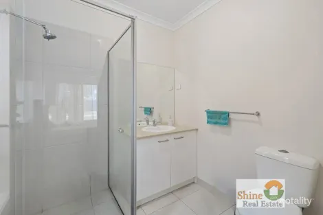 Property photo of 11 Laurimar Grove Wyndham Vale VIC 3024