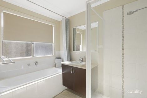 Property photo of 20 Montdami Way Carrum Downs VIC 3201