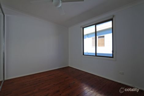 Property photo of 14 Kathleen White Crescent Killarney Vale NSW 2261