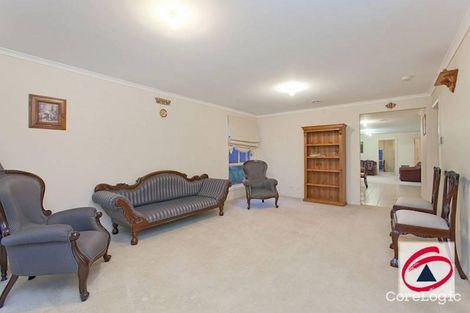 Property photo of 10 Harmony Court Pakenham VIC 3810