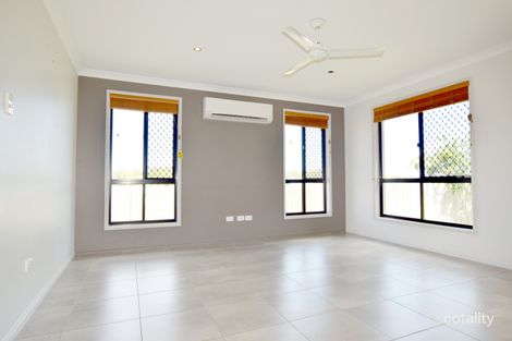 Property photo of 8 Linhow Crescent Clinton QLD 4680