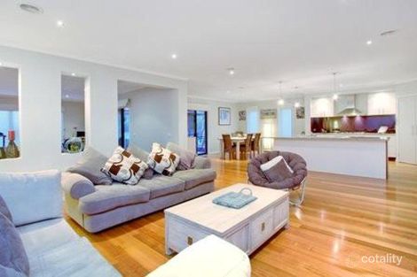 Property photo of 8 Joanne Way Mornington VIC 3931