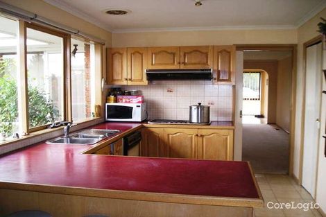 Property photo of 11 Elsworthy Court Endeavour Hills VIC 3802