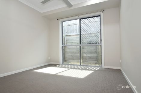Property photo of 25 Broadwater Place New Auckland QLD 4680