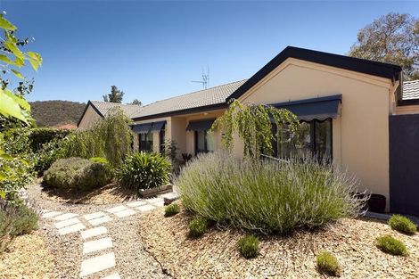 4 Burgan Gr, Jerrabomberra, NSW 2619