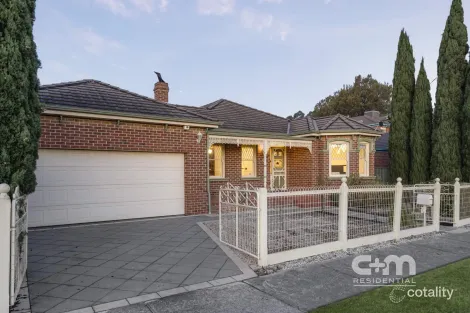Property photo of 30 Plumpton Avenue Oak Park VIC 3046