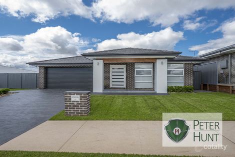 8 Highland Cres, Thirlmere, NSW 2572