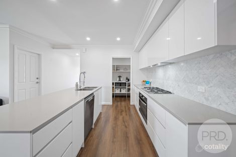 Property photo of 15 Gasnier Loop Boorooma NSW 2650