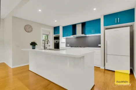 Property photo of 2 Aleman Green Mernda VIC 3754