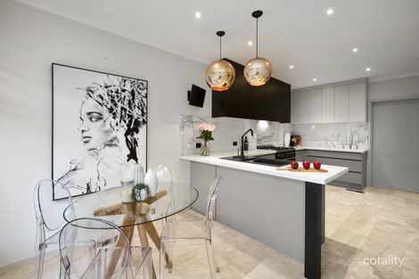Property photo of 2/26 Narong Road Caulfield North VIC 3161