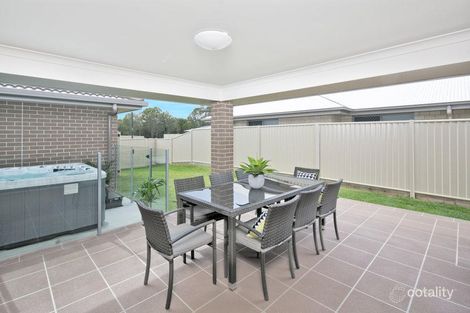 Property photo of 20 Stega Place Wynnum West QLD 4178