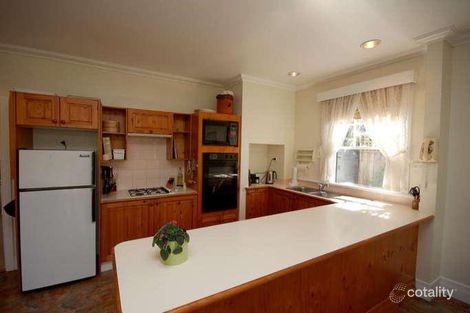 Property photo of 1 Centre Road Carnegie VIC 3163
