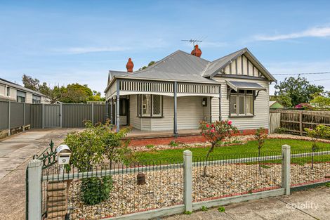 9 Hopetoun Pde, Box Hill, VIC 3128