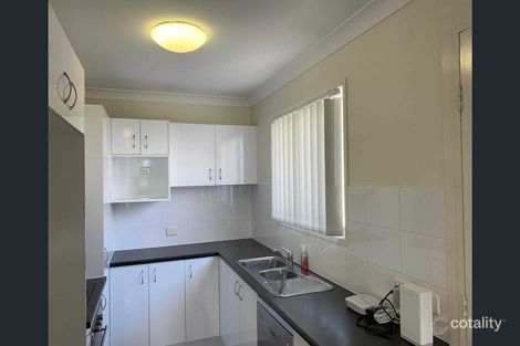 Property photo of 2/77 Haylock Street Wynnum QLD 4178