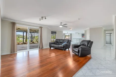 Property photo of 3 Crestridge Crescent Oxenford QLD 4210