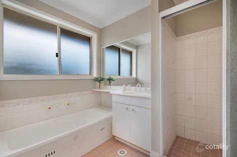 Property photo of 24 Swan Circuit Green Valley NSW 2168