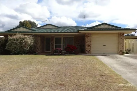 40 CARIBOU DR, BRASSALL, QLD 4305