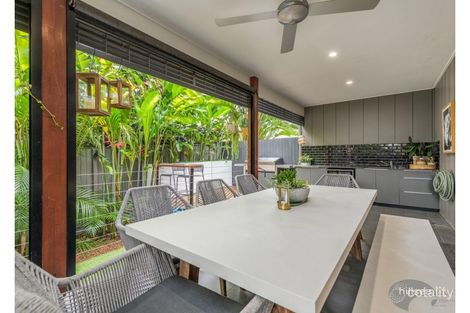 Property photo of 87 Hawthorne Road Hawthorne QLD 4171