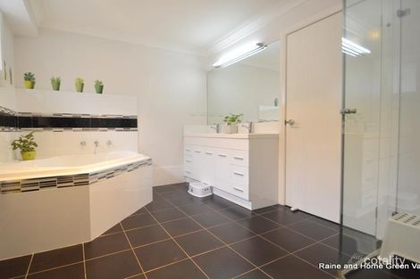 Property photo of 25 William Buckley Drive Carnes Hill NSW 2171