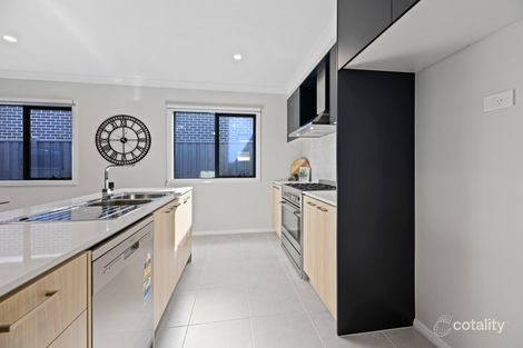Property photo of 16 Theatre Circuit Clyde North VIC 3978