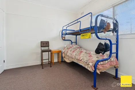 Property photo of 4 Taylor Street Kangaroo Flat VIC 3555