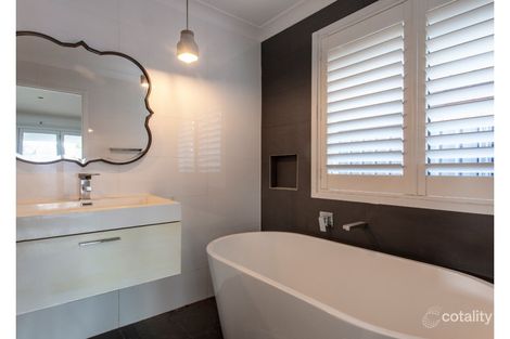 Property photo of 8 Lewis Crescent Forresters Beach NSW 2260