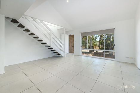 Property photo of 4/17 Kenny Drive Labrador QLD 4215