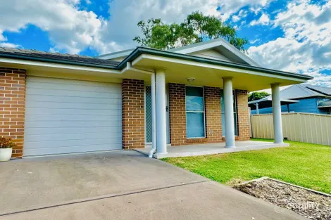 2/18 Little Park St, Greta, NSW 2334