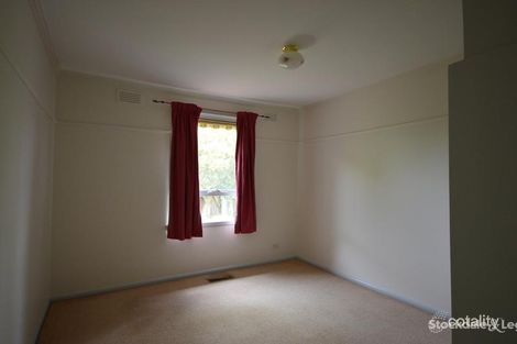 Property photo of 8 Aurisch Avenue Glen Waverley VIC 3150
