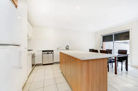 Property photo of 5 Portland Place Roxburgh Park VIC 3064