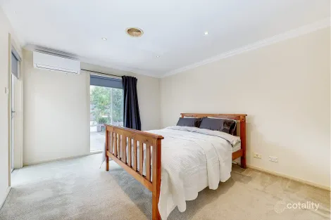 Property photo of 5 Portland Place Roxburgh Park VIC 3064
