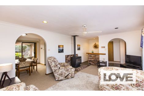 Property photo of 11 Cardine Close Jewells NSW 2280