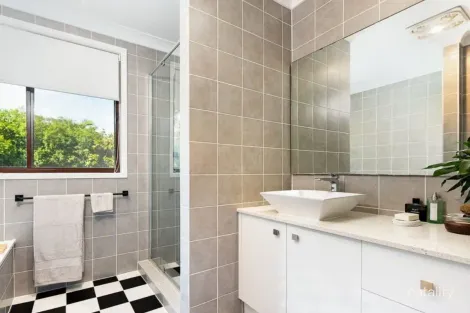 Property photo of 3 Carolyn Close Castle Hill NSW 2154