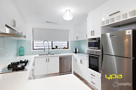 Property photo of 6 Solent Crescent Taylors Lakes VIC 3038