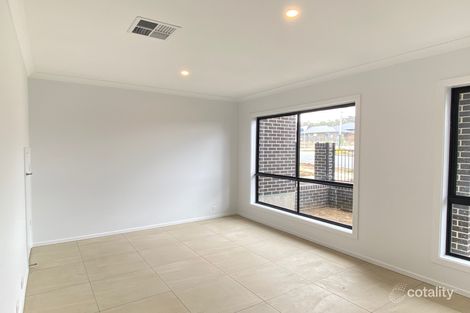 Property photo of 25 Saltbush Parade Tralee NSW 2620