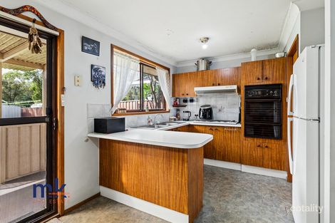 Property photo of 10 Codlin Street Ambarvale NSW 2560