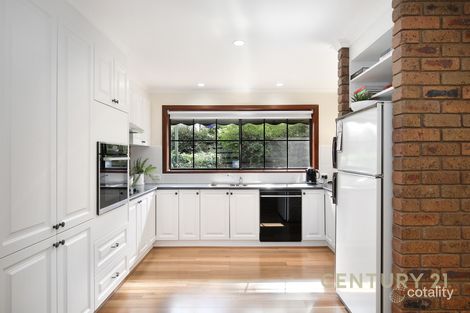 Property photo of 6 Chivell Close Endeavour Hills VIC 3802