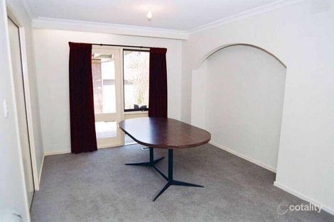 Property photo of 5 Rowena Rise Wantirna South VIC 3152
