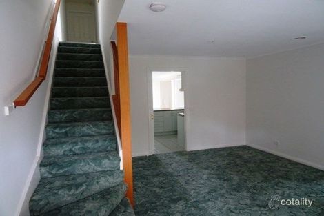 Property photo of 27 Eureka Gardens Eureka VIC 3350