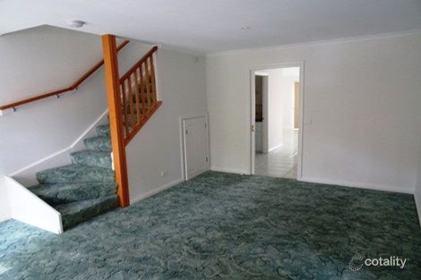 Property photo of 27 Eureka Gardens Eureka VIC 3350